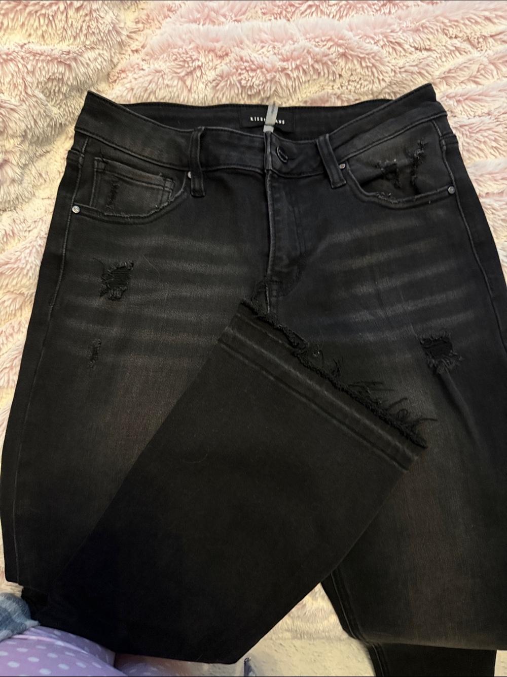 Black Distressed Women’s Jeans - Ankle Fray